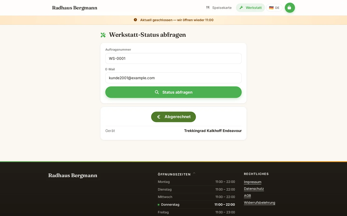 Auftragsnummer und hinterlegte E-Mail-Adresse genügen – jeder sieht nur seinen eigenen Auftrag.